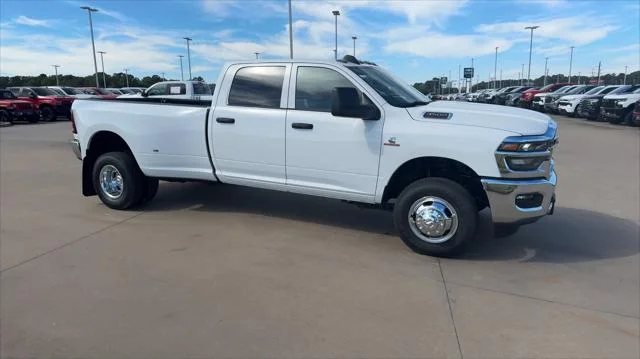New 2026 Bright White Clear-Coat Exterior Paint RAM Tradesman image 2