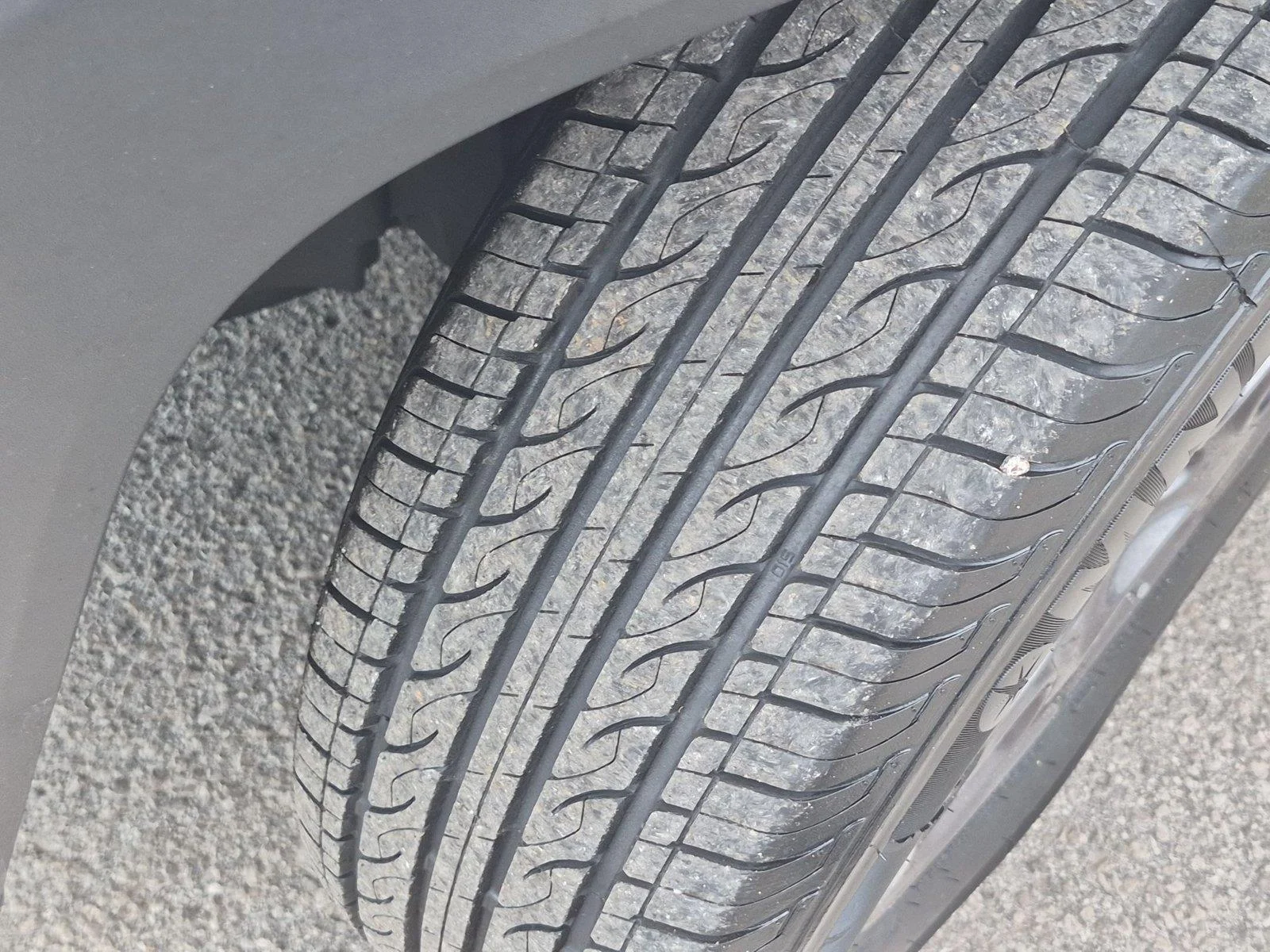 Used 2018 Glacier Metallic Jeep Sport image 12