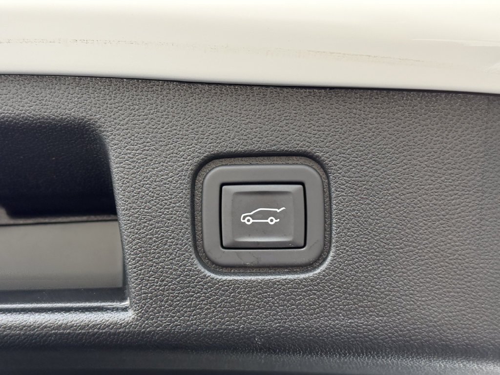 Used 2024 White Chevrolet LT image 16