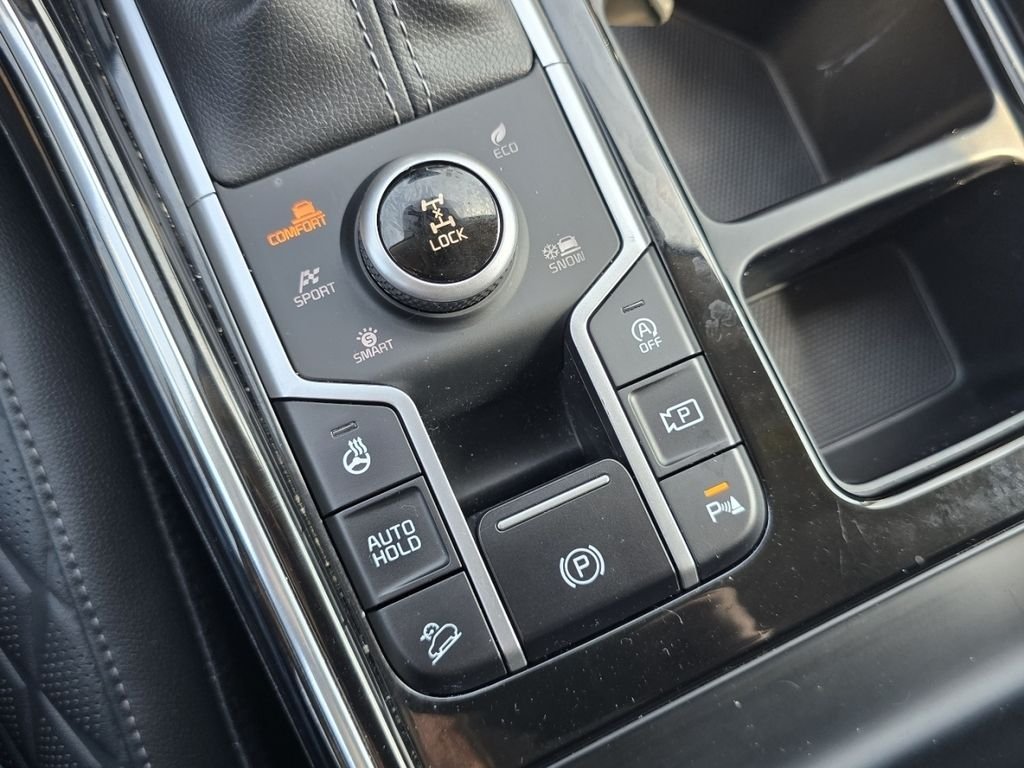 Used 2023 White Kia X-Line SX Prestige image 7