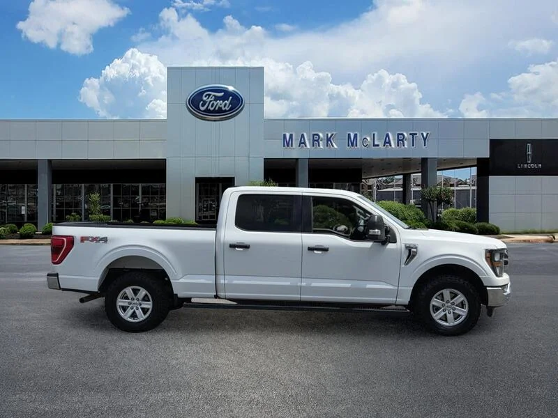 Used 2023 WHITE FORD XLT 4WD SUPERCREW 5.5