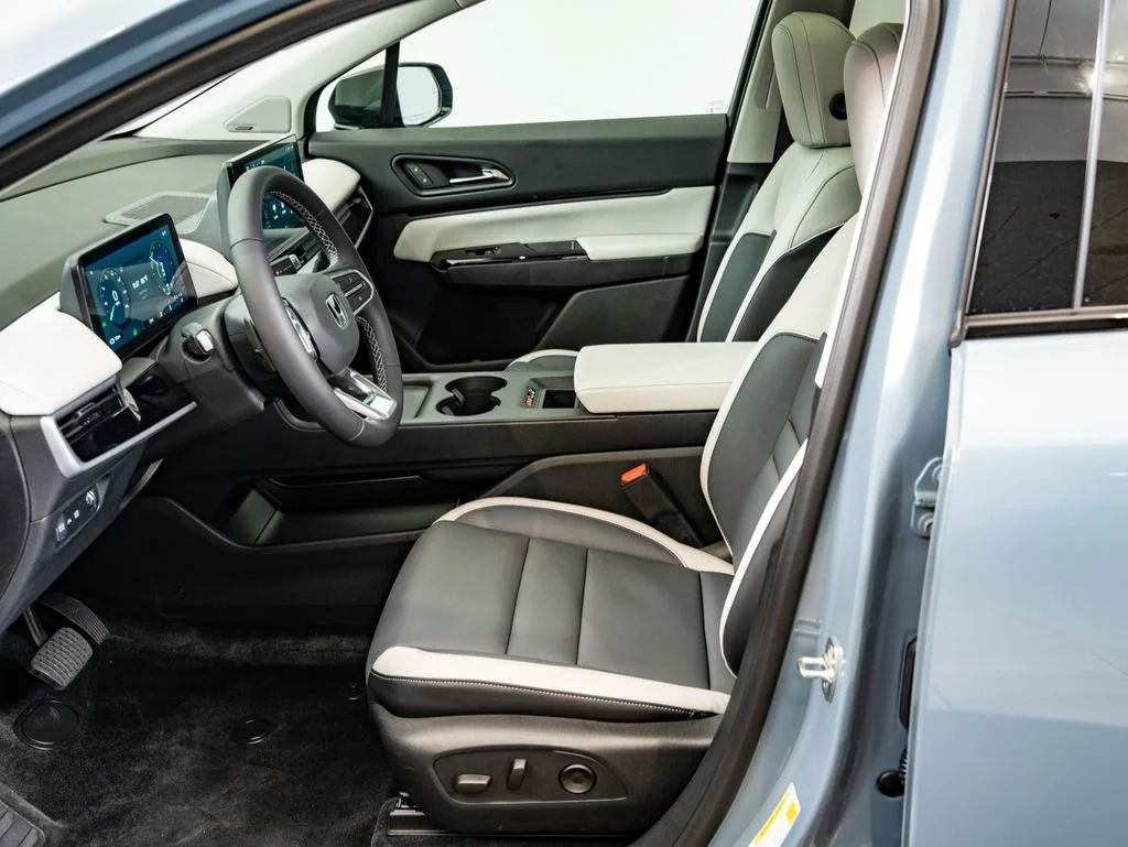 Used 2026 Gray Pearl Honda Touring image 22