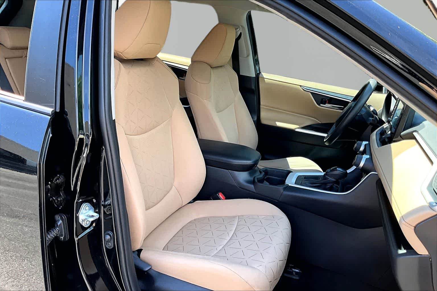Used 2021 Midnight Black Metallic Toyota XLE image 9