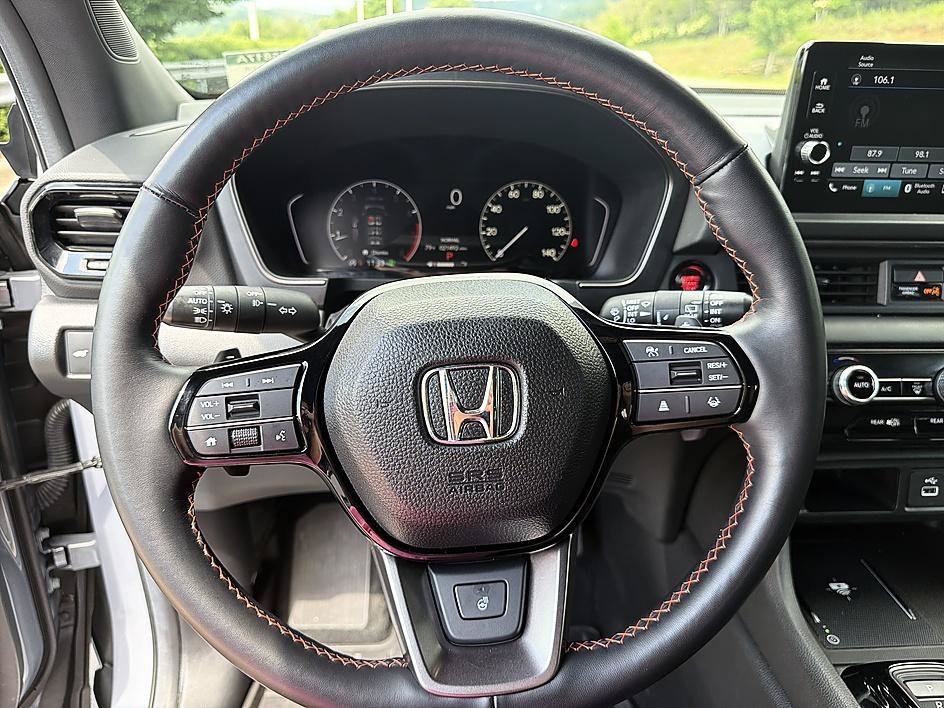 Used 2025 Sonic Gray Pearl Honda TrailSport image 13