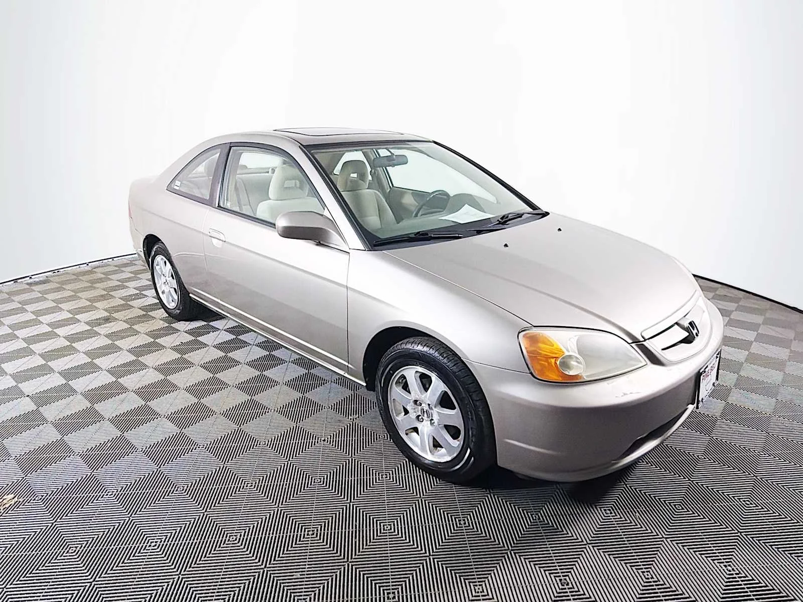 Used 2003  Honda EX image 3