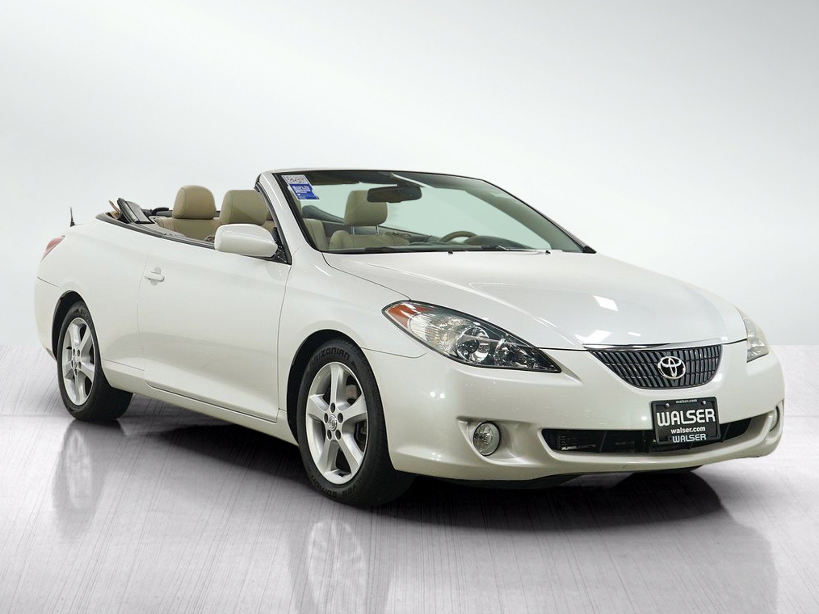 Used 2006 White Toyota SE image 8