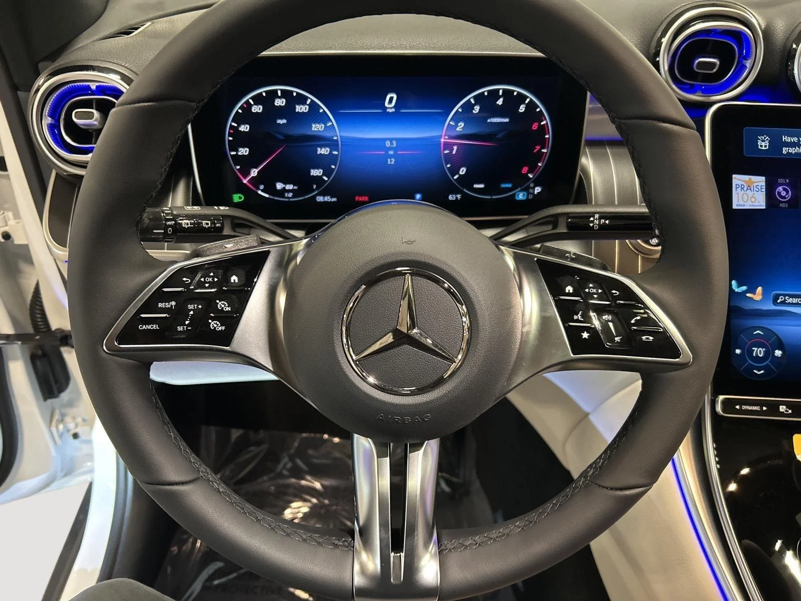 New 2026 Polar White Mercedes-Benz GLC 300 image 16