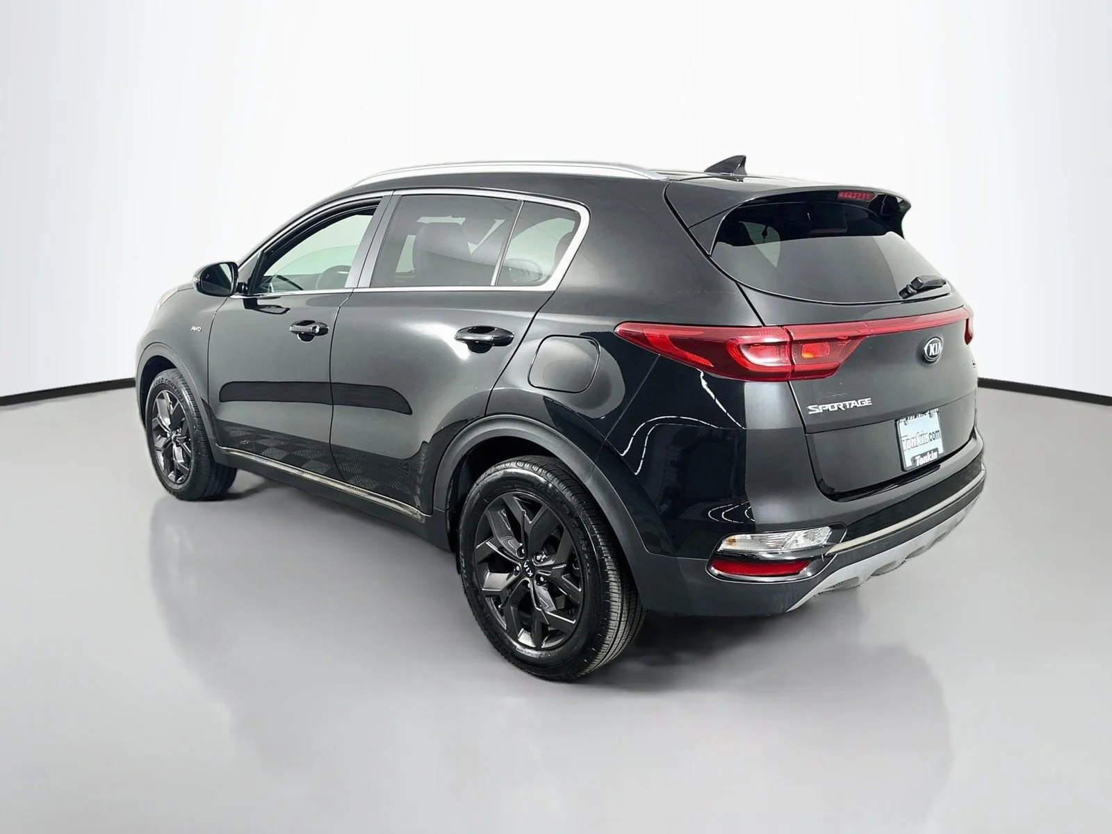 Used 2020 Black Cherry Pearl Kia S image 5