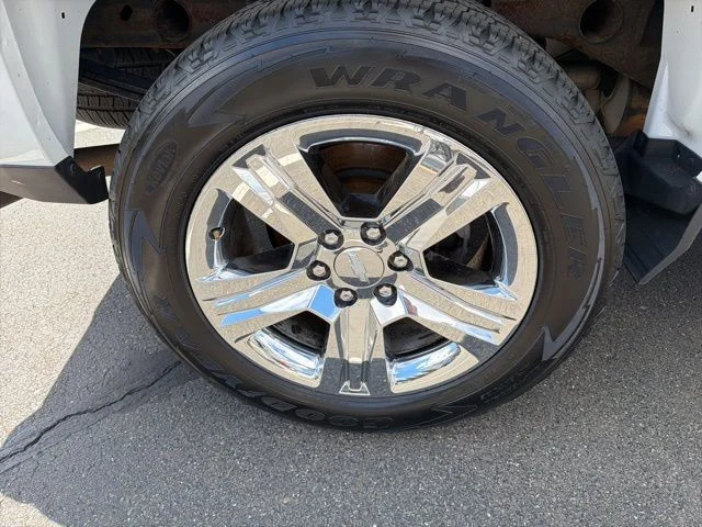 Used 2019 Summit White Chevrolet Silverado Custom image 22