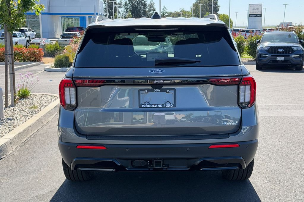 New 2026 Carbonized Gray Metallic Ford ST-Line image 8