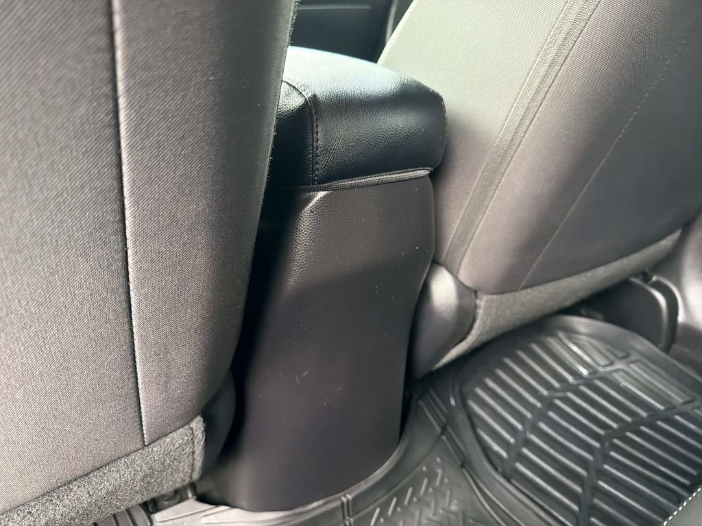 Used 2019 Green Kia Base image 17