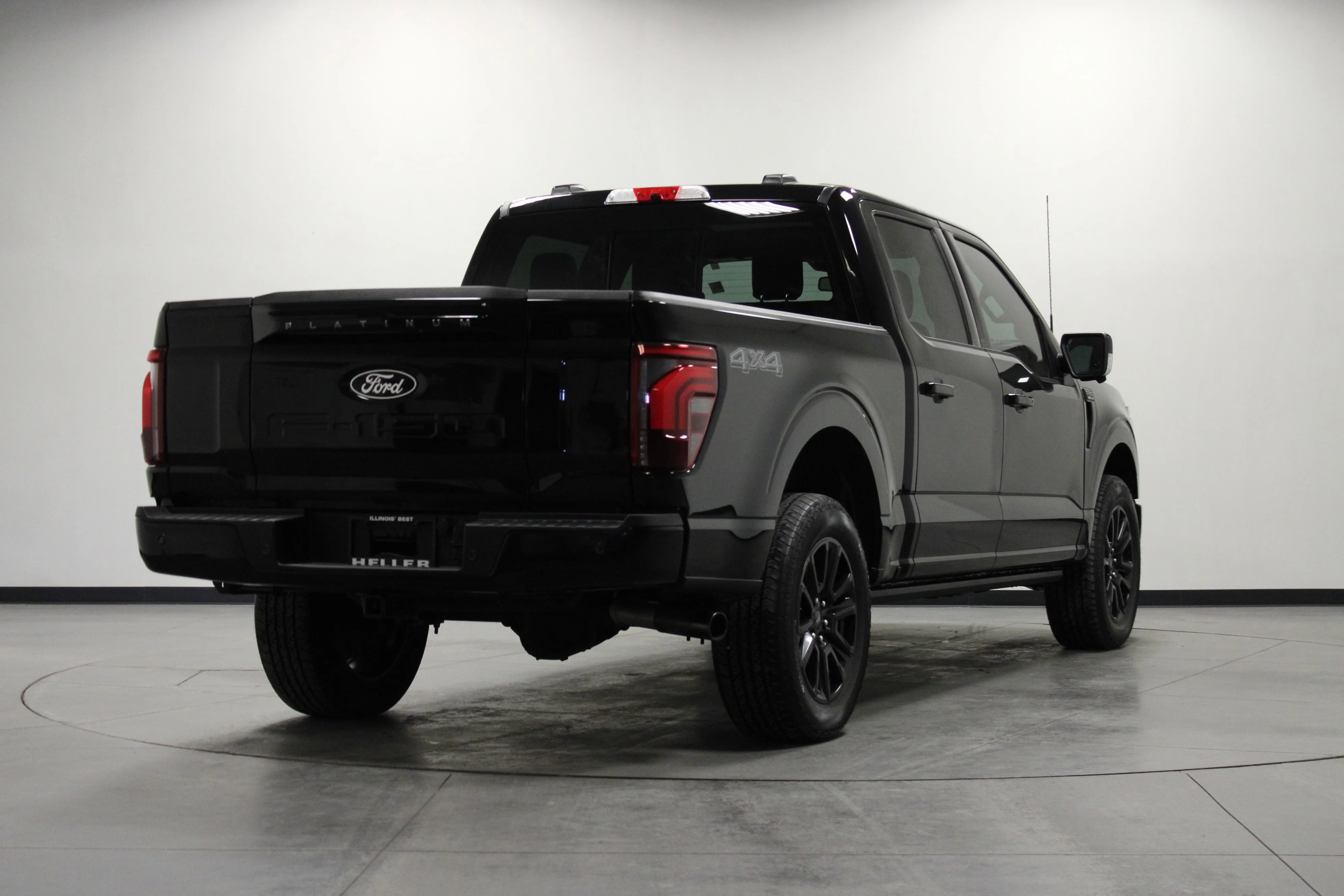 Used 2025 Agate Black Metallic Ford Platinum image 4