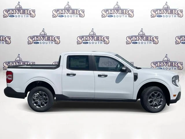 New 2026 White Ford XLT image 2