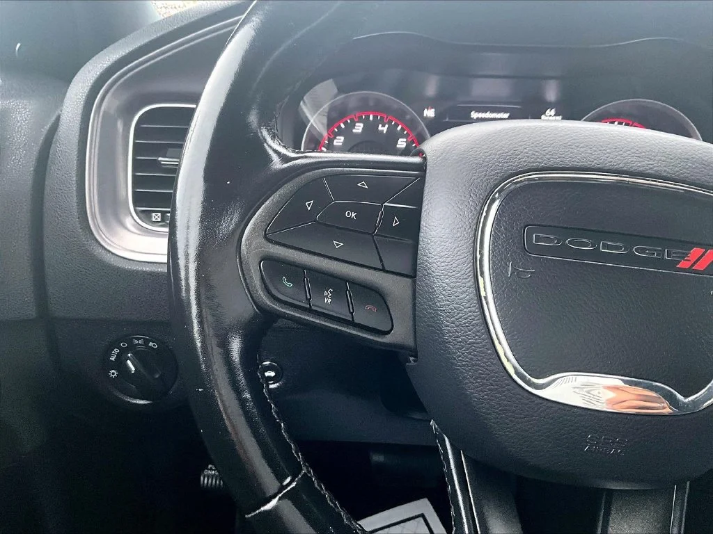 Used 2023 Gray Dodge SXT image 19