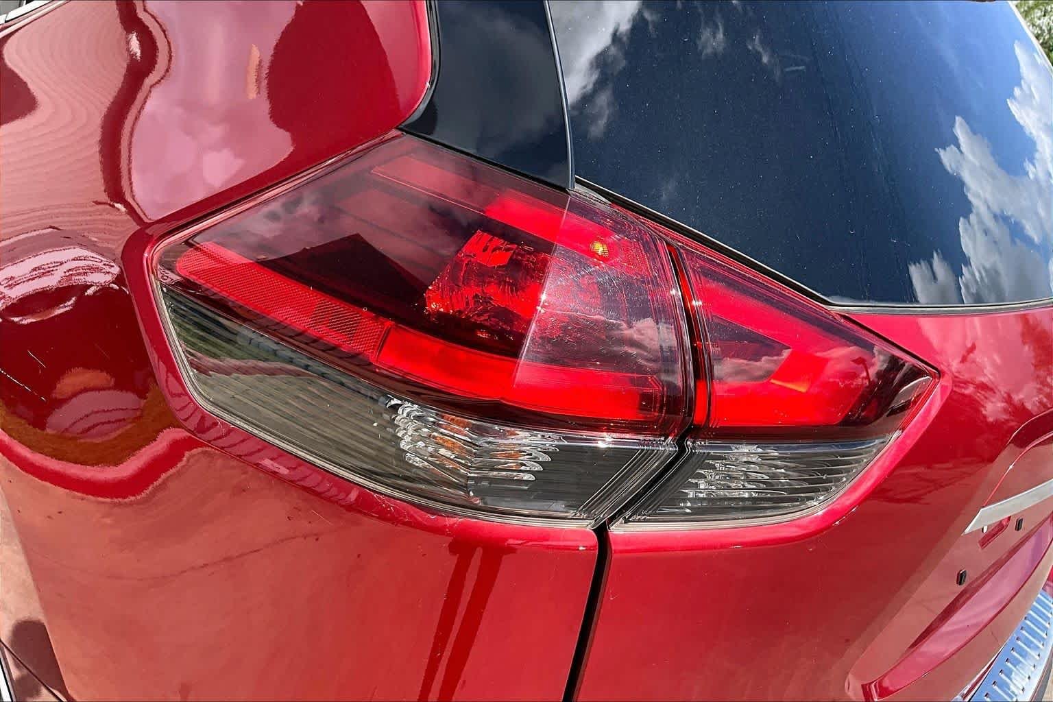 Used 2019 Scarlet Ember Tintcoat Nissan SV image 27