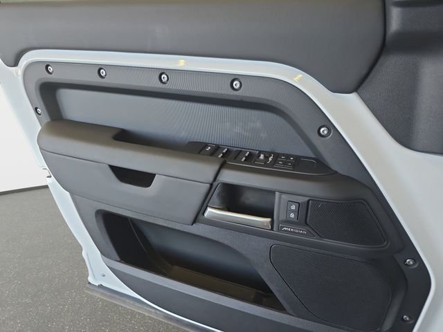 Certified Used 2025 White Land Rover S image 28