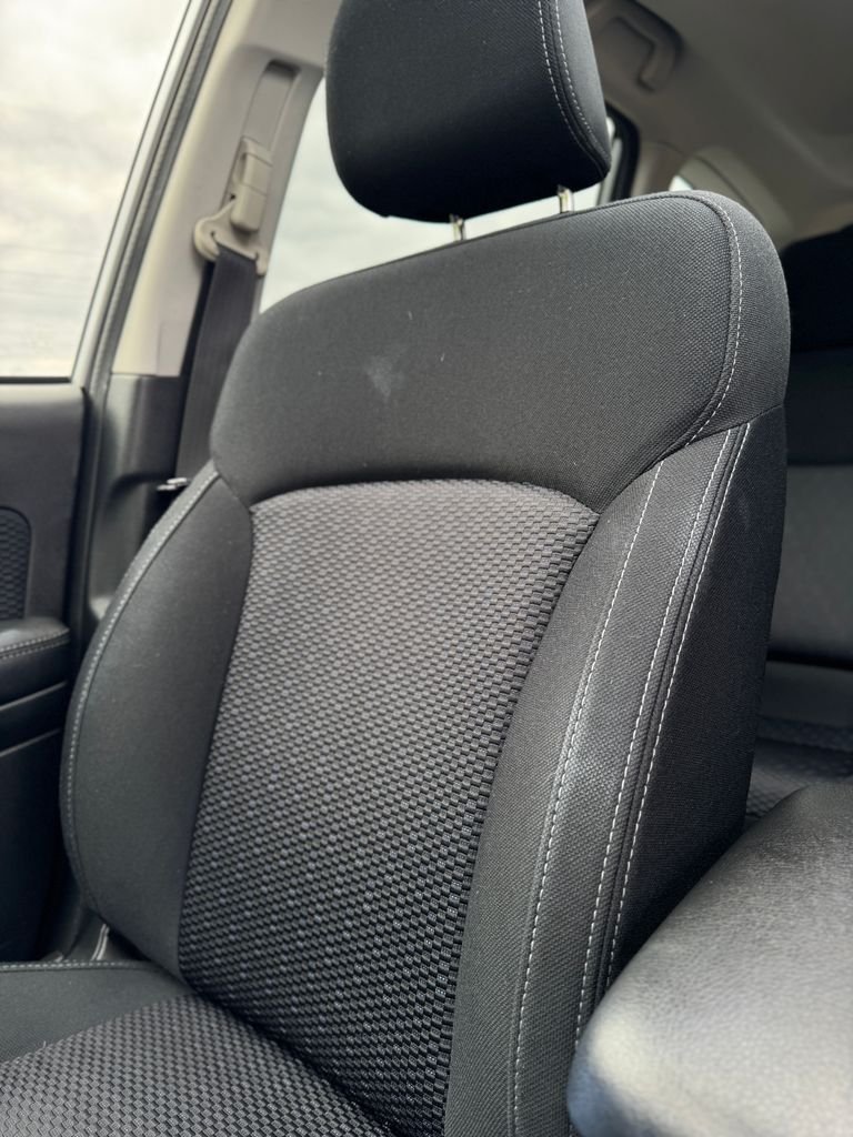 Used 2018 Ice Silver Metallic Subaru 2.5i Premium image 30