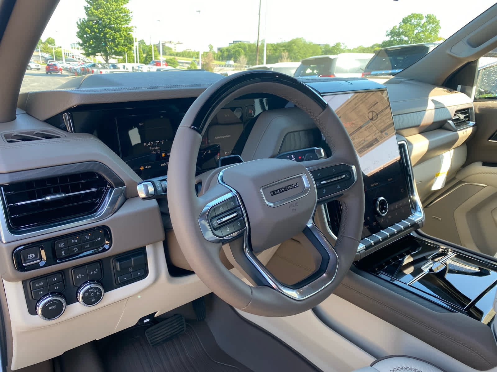 2026 GMC Yukon XL Denali - Photo 9