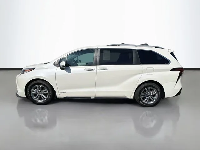 Used 2021 White Toyota Platinum image 4