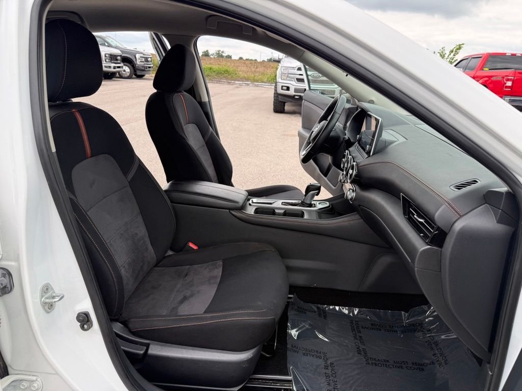 Used 2021 White Nissan SR image 18