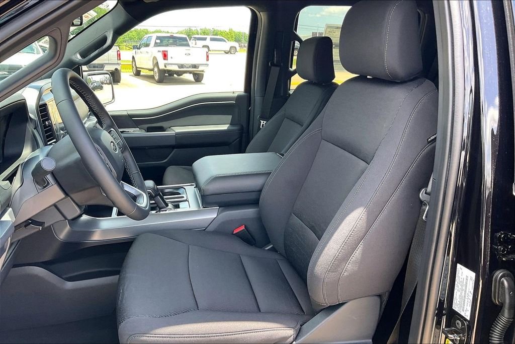 New 2026 Agate Black Metallic Ford XLT image 8