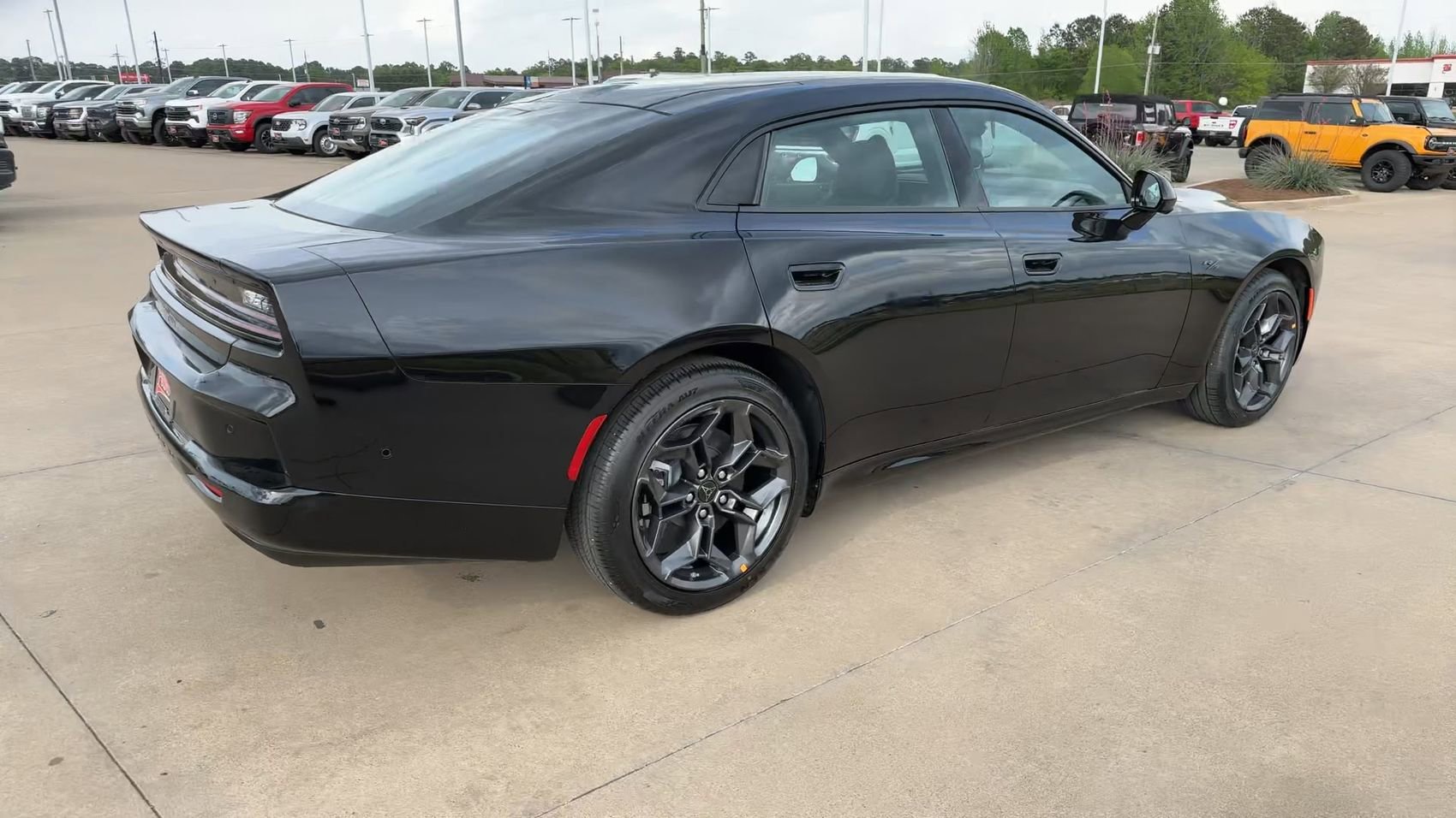 New 2026 Diamond Black Crystal Pearlcoat Dodge R/T Plus image 9