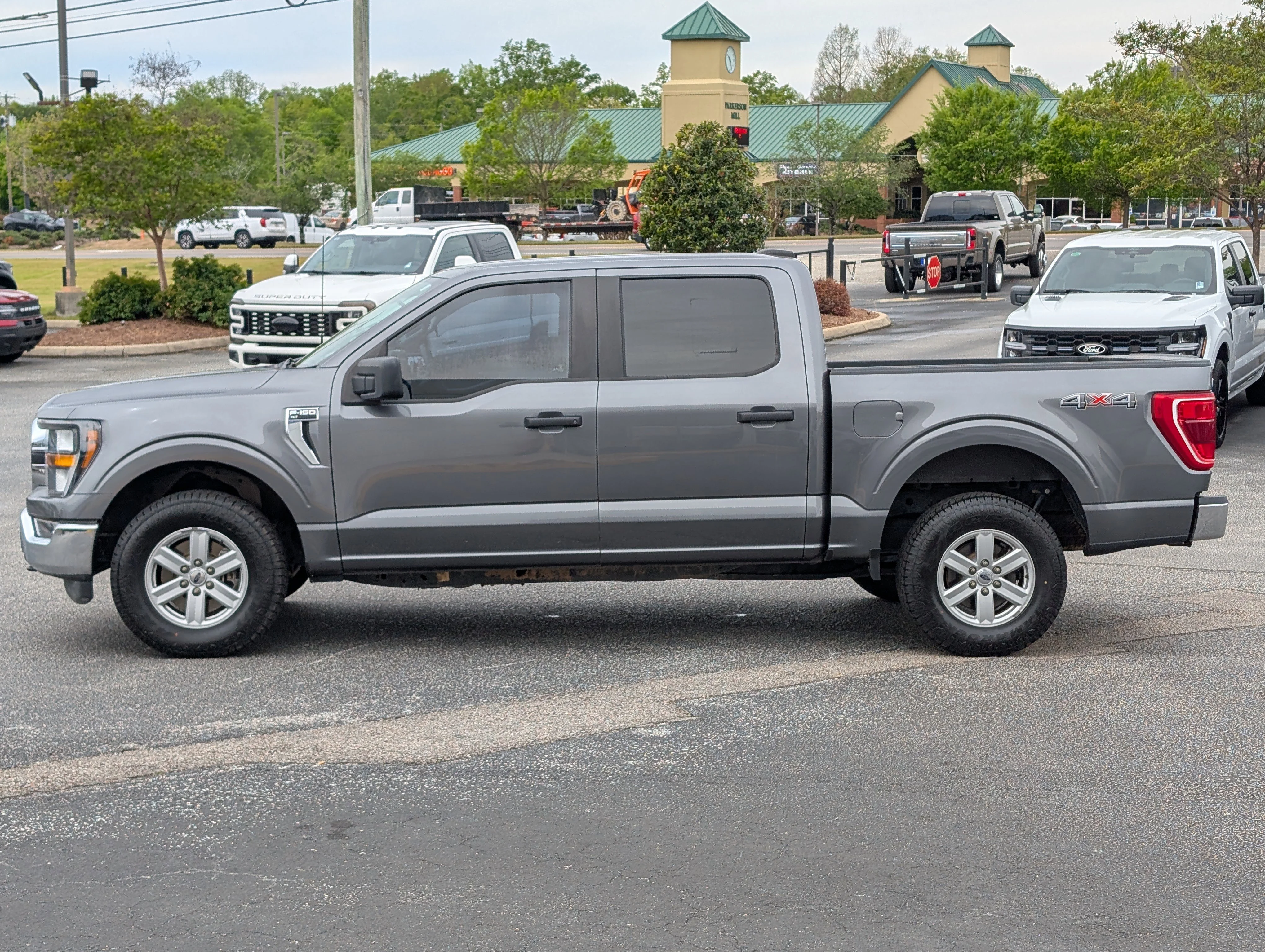 Used 2023 Gray Metallic Ford XLT image 14
