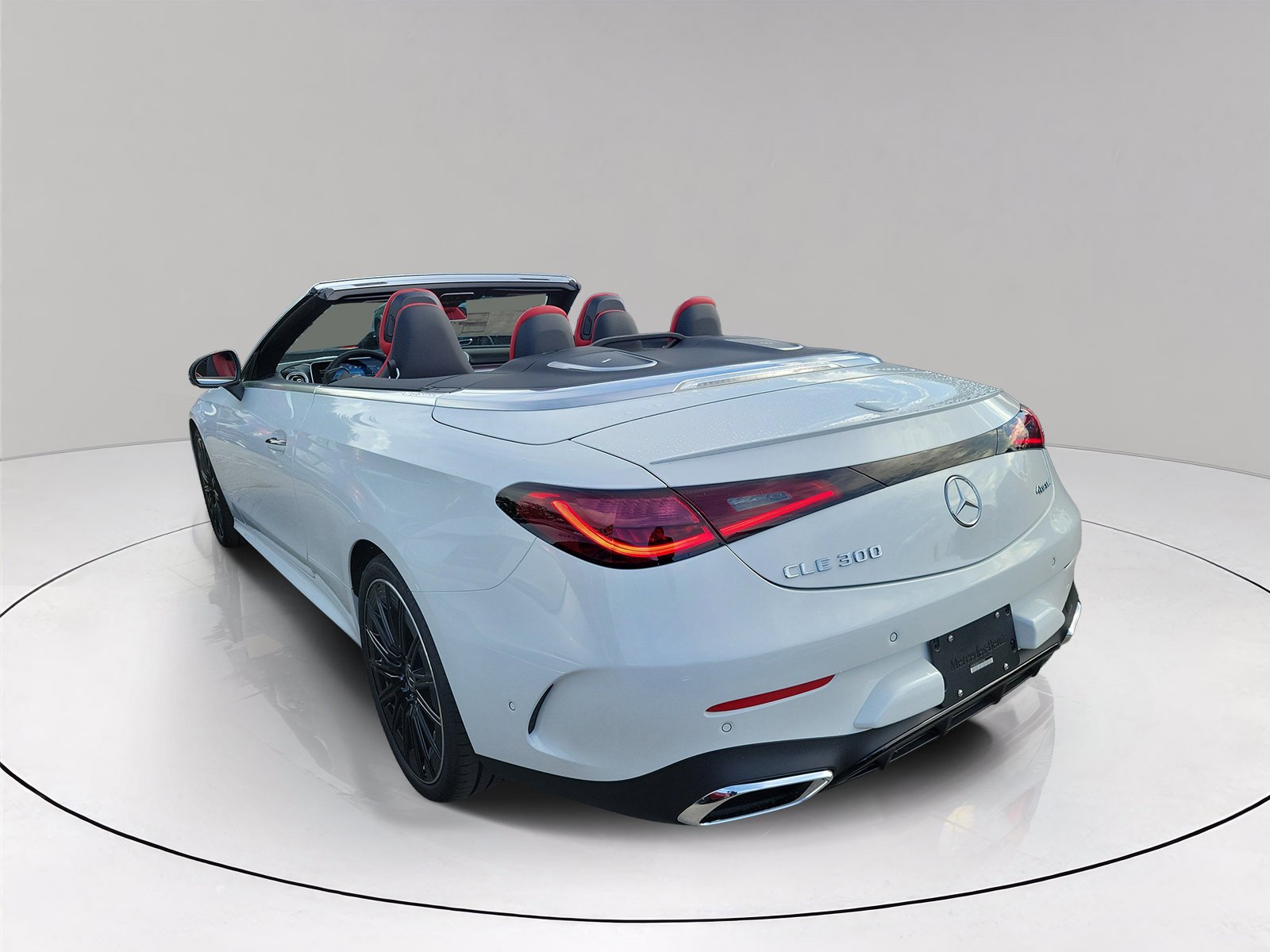 New 2027 MANUFAKTUR Moonlight White Metallic Mercedes-Benz CLE 300 image 33