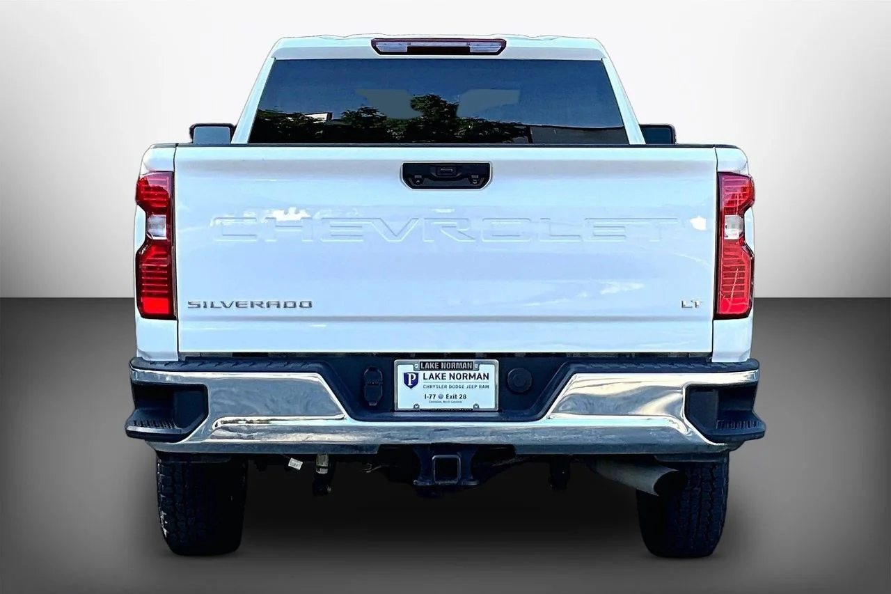Used 2025 White Chevrolet LT image 7
