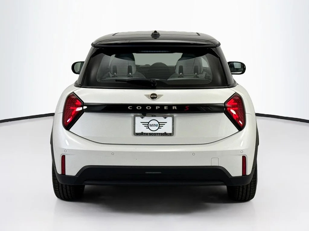 New 2026 Nanuq White Metallic MINI Signature Plus image 6
