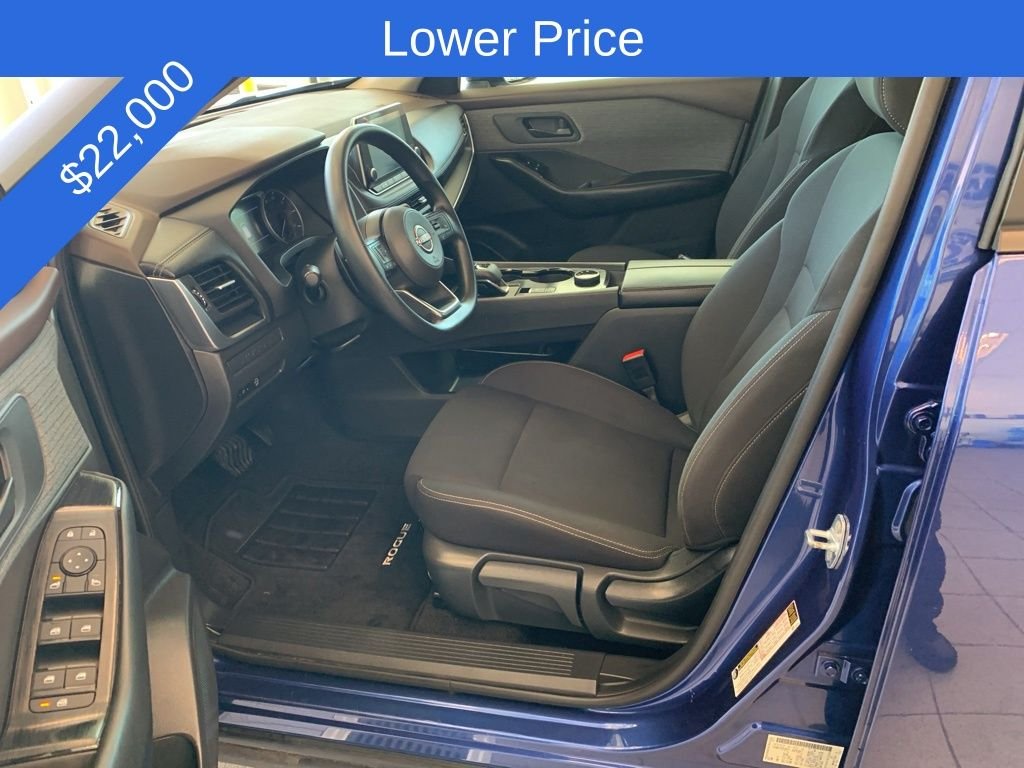Used 2023 Blue Nissan S image 3