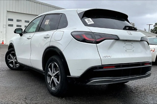 Used 2024 White Honda EX-L image 3