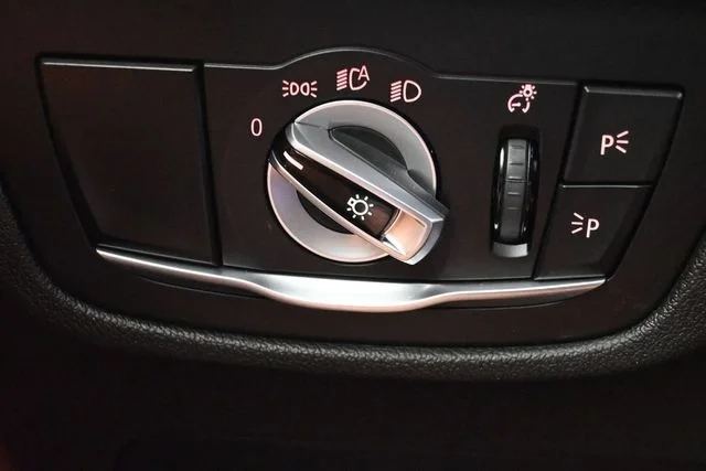Used 2023 Black BMW xDrive30i image 24
