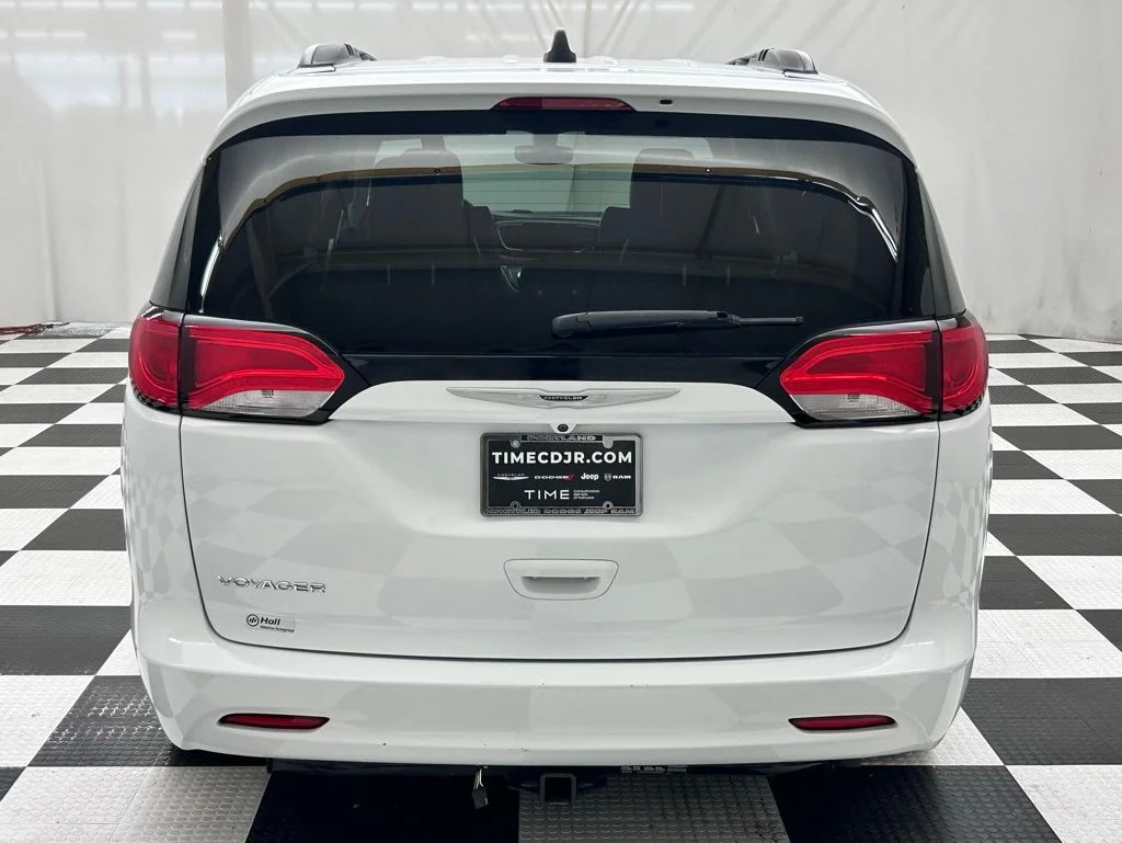 Used 2021 White Chrysler LXI image 6
