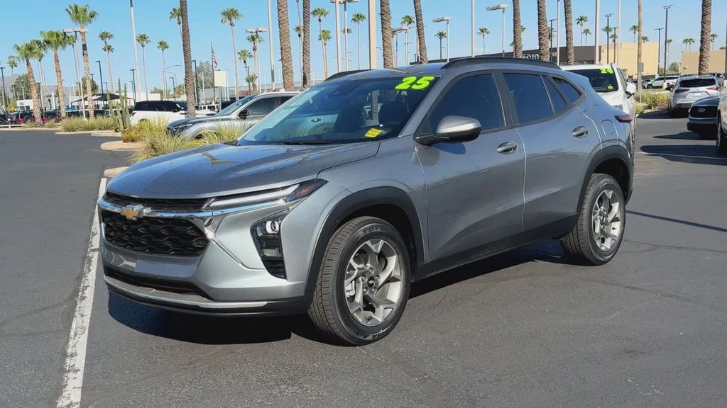 Used 2025 Gray Chevrolet LT image 5