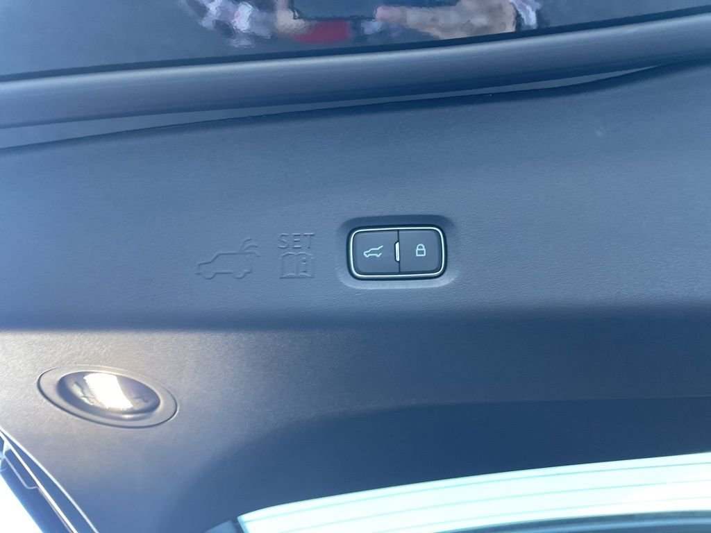Used 2025 Black Ford Platinum image 39