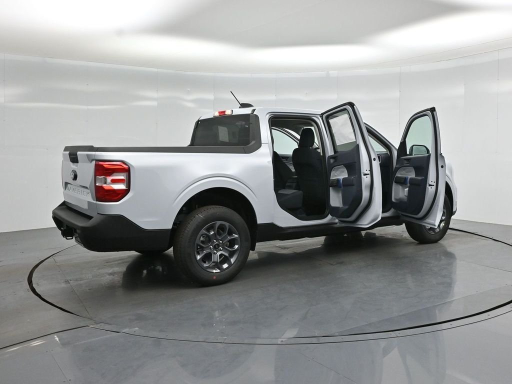 New 2026 Space White Metallic Ford XLT image 5