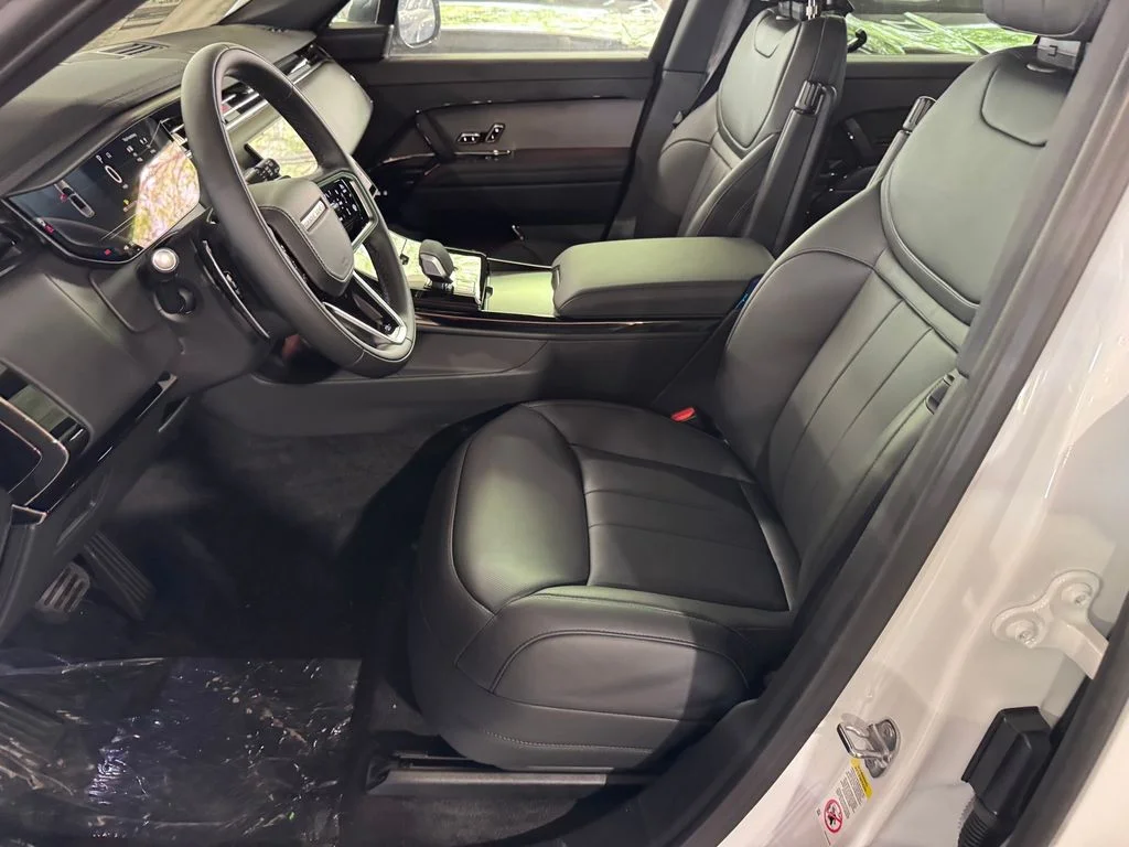 New 2026 Fuji White Land Rover SE image 8