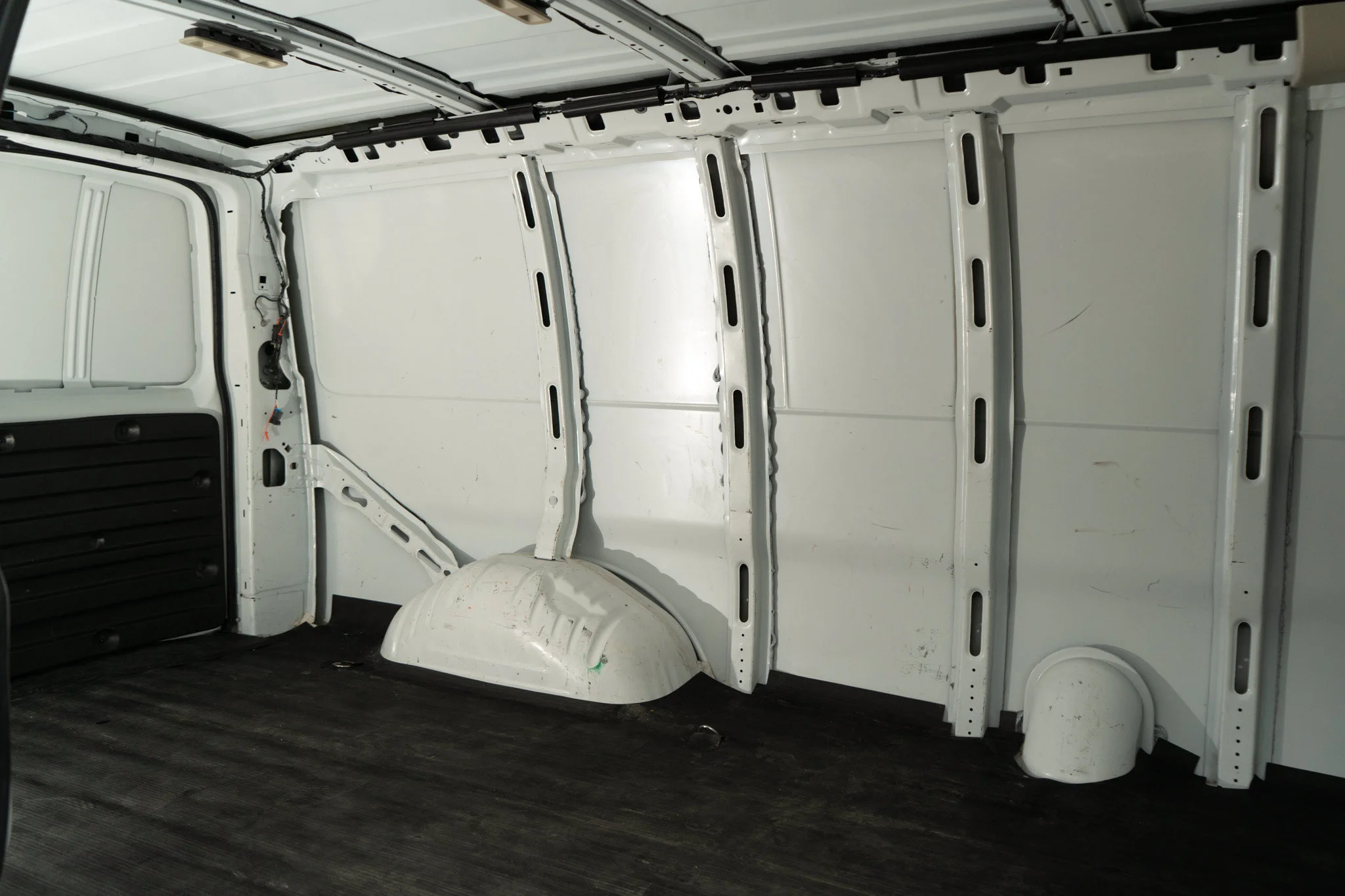 Certified Used 2023 Summit White GMC Cargo*135in WB | Summit White | Rubber Lined Flooring | Htd Mirrors | 239.4 cuft Capacity image 11