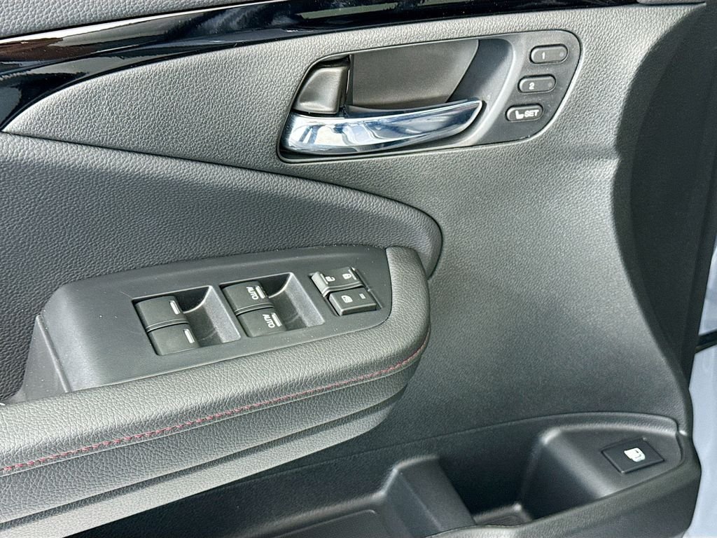 New 2026 Sonic Gray Pearl Honda Black Edition image 23