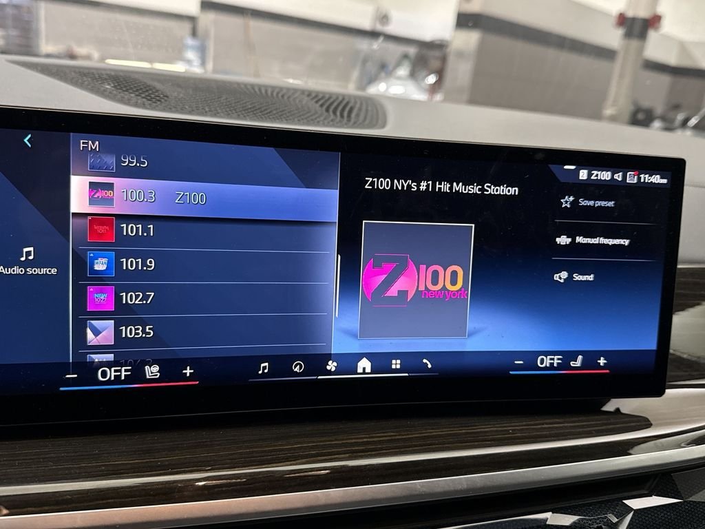 Certified Used 2024 Gray BMW xDrive40i image 6