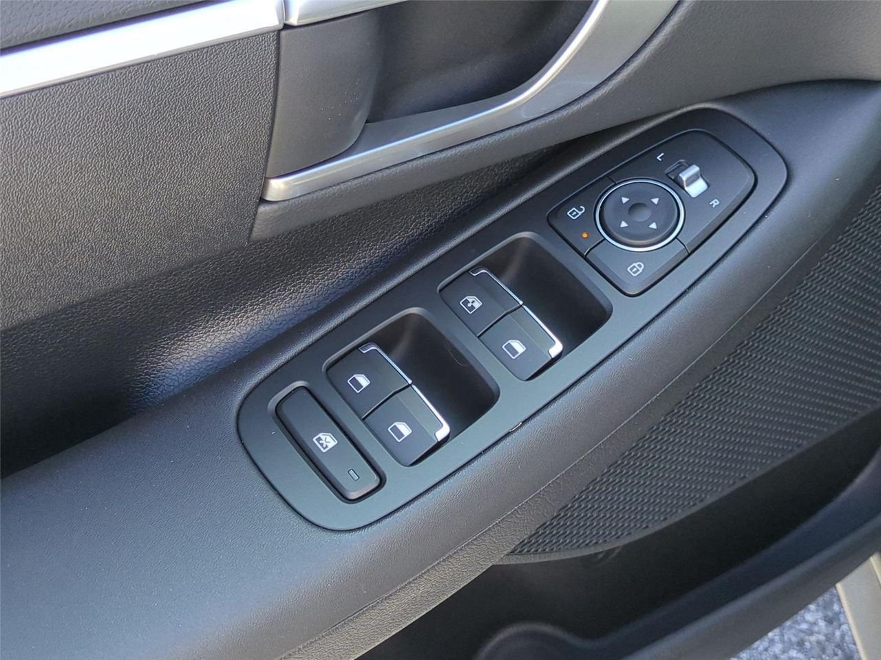 New 2026 Portofino Gray Hyundai SE image 16