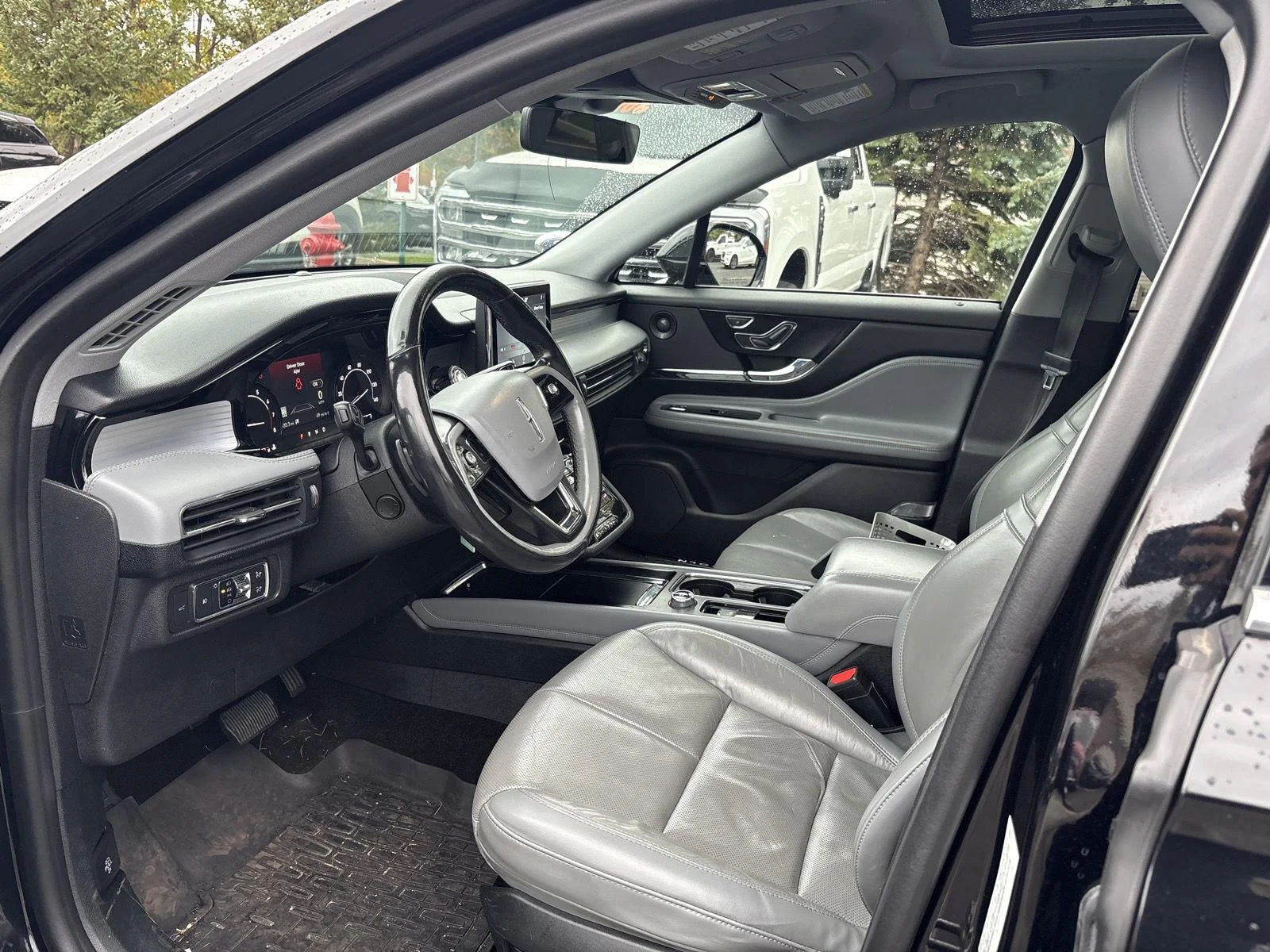 Used 2020 Black Lincoln Reserve image 6