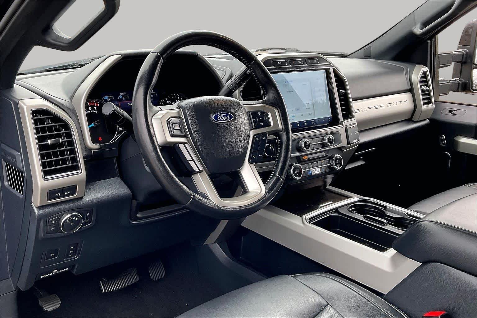 Used 2022 Agate Black Metallic Ford LARIAT image 17