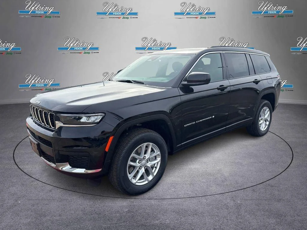 New 2026 Diamond Black Crystal Pearlcoat Jeep Laredo X image 7