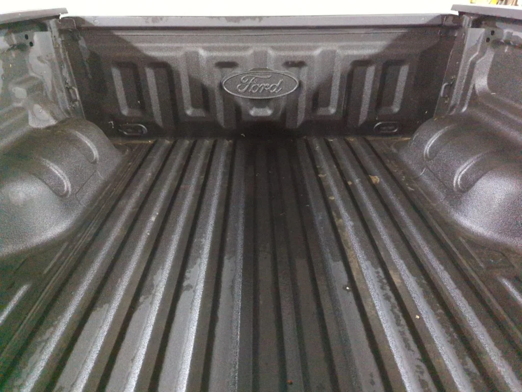 Used 2023 Cactus Green / Gray Ford XLT image 15