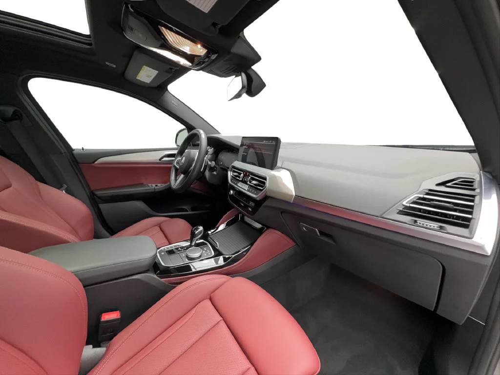 Used 2025 Gray BMW xDrive30i image 36