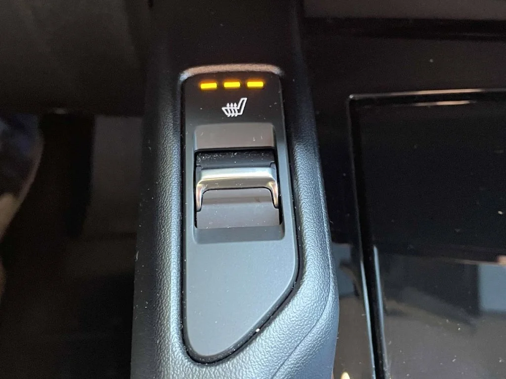 Used 2025  Kia S image 40