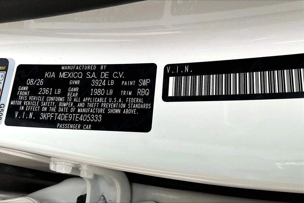 New 2026 Snow White Pearl Kia LXS image 8