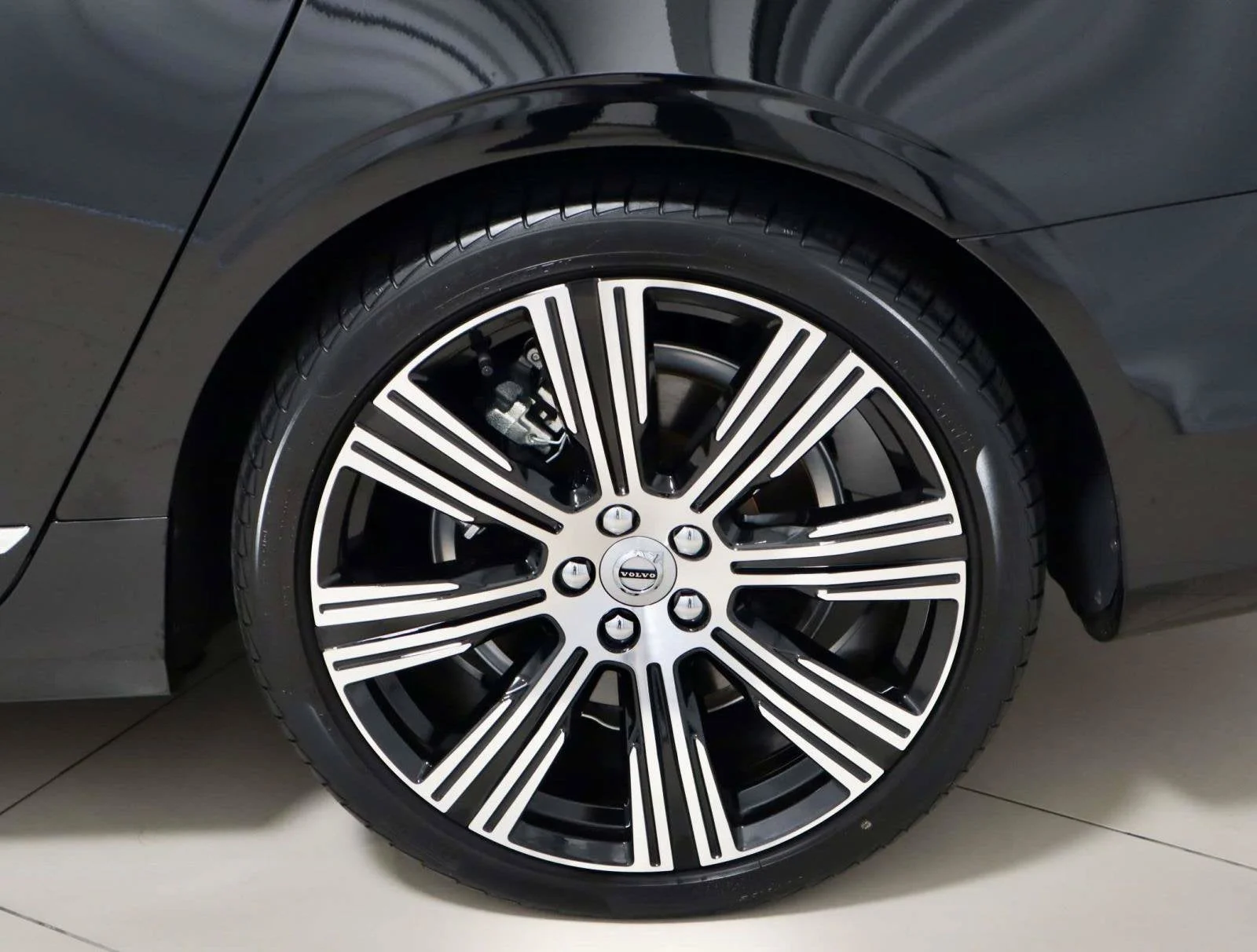 Used 2023 Black Stone Volvo Ultimate image 9